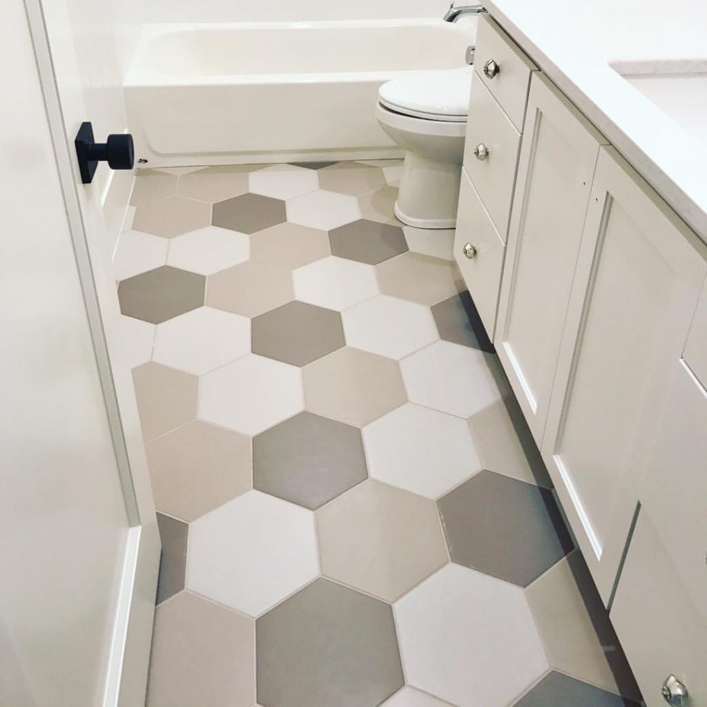 10 Hexagon Tile Floor Bathroom Designs – HOMYSTYLE