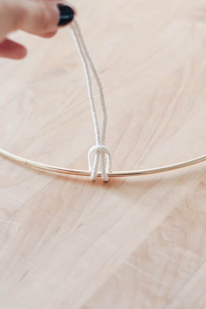 Basic Macrame Knots + Printable Macrame Knots PDf - Decor Hint How to Make a Lark's Head Knot