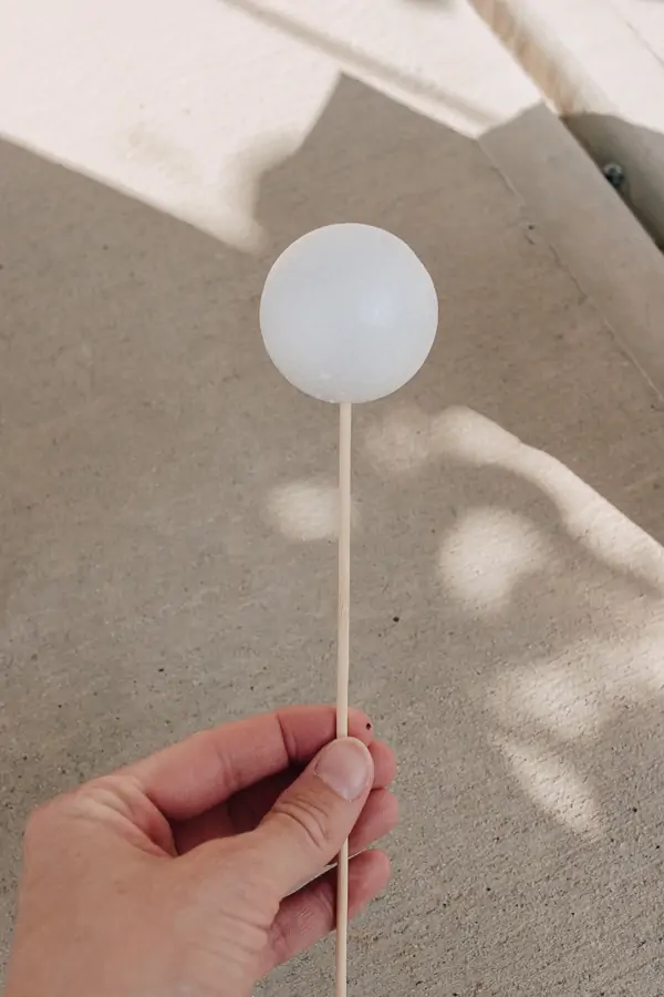 21 Halloween decor Ideas to Unleash your Creativity - Decor Hint a styrofoam ball stuck to a wood skewer