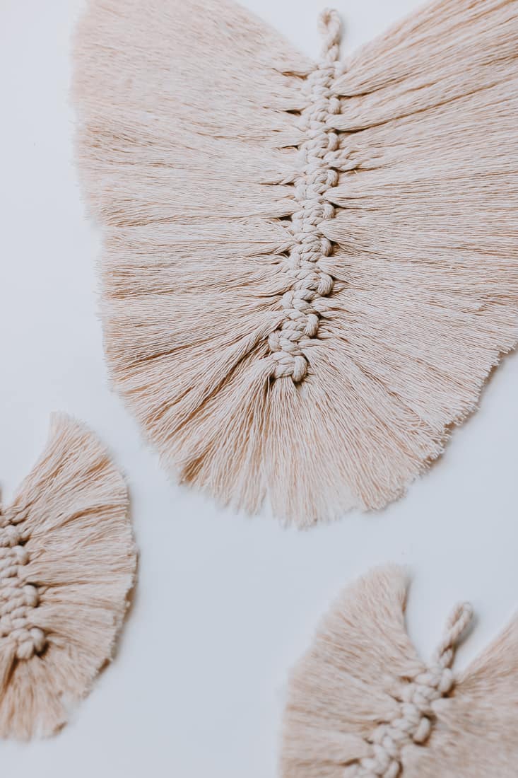 DIY Macrame Feathers - Easy Step By Step Guide - Decorhint