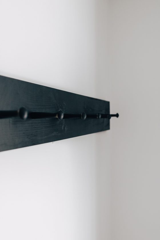 Two Easy Ways To Make A DIY Peg Rail Decorhint