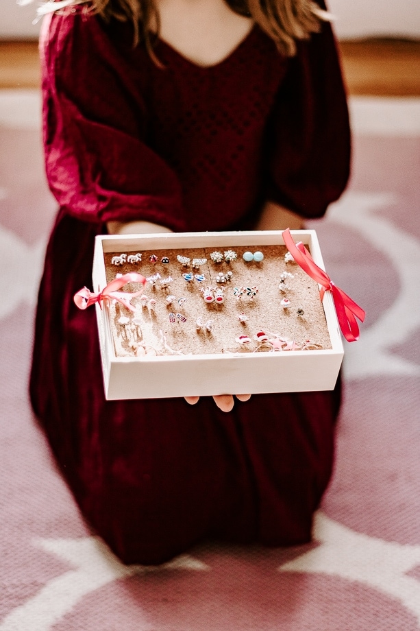 Easy DIY Gift: Earring Holder • Ugly Duckling House