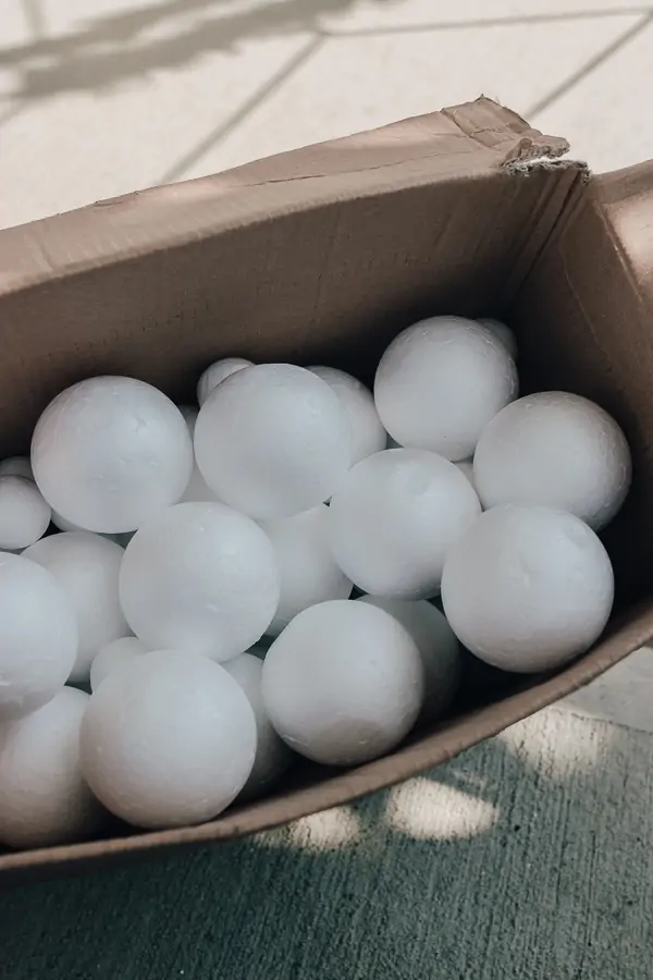 21 Halloween decor Ideas to Unleash your Creativity - Decor Hint styrofoam balls for crafts