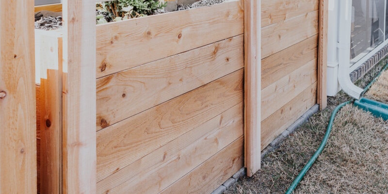 Step by Step Tutorial for Building a Privacy Trellis - Decor Hint Step by Step how to build a trellis