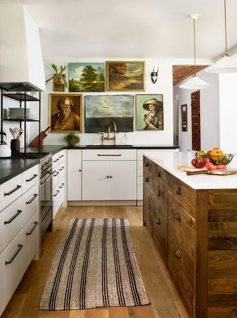 Best Of Pinterest- what i'm pinning - Decor Hint kitchen with vintage wall art