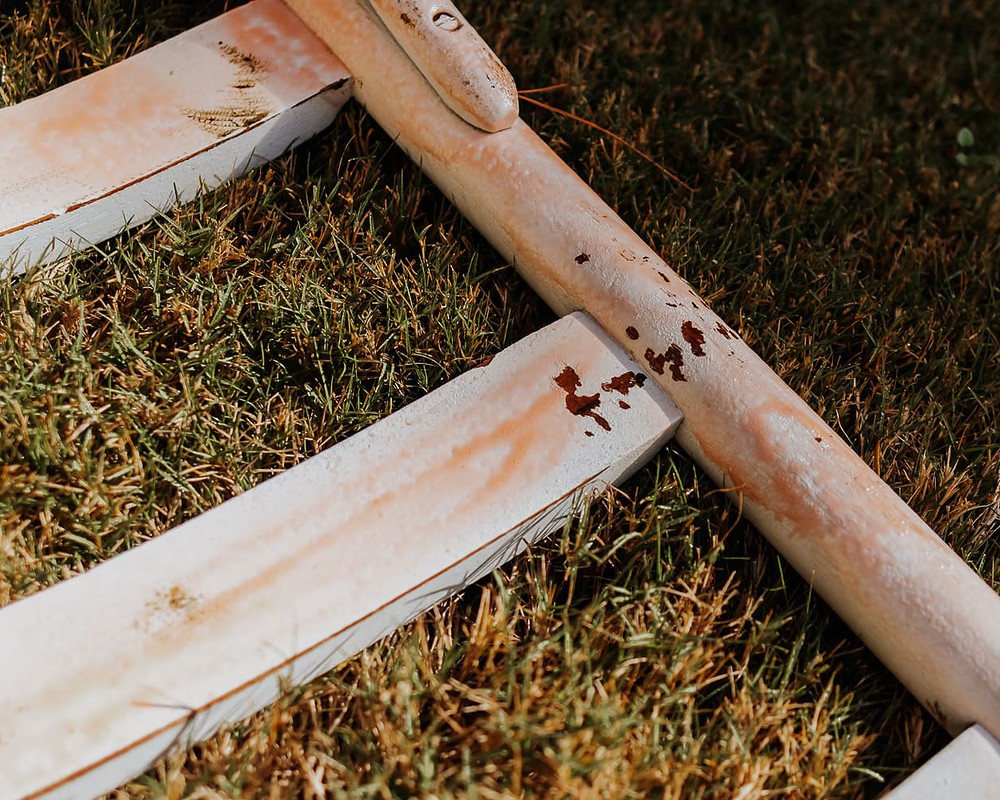 How to Use Citristrip - My Best Tips - decorhint removing paint layers from an old chair with citristrip