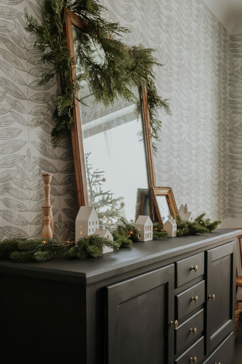 How To Decorate With Garland