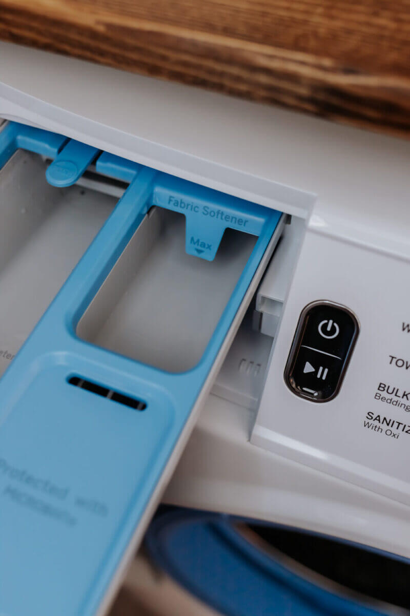 How To Wash Towels With Vinegar (and Why You Should) Decorhint