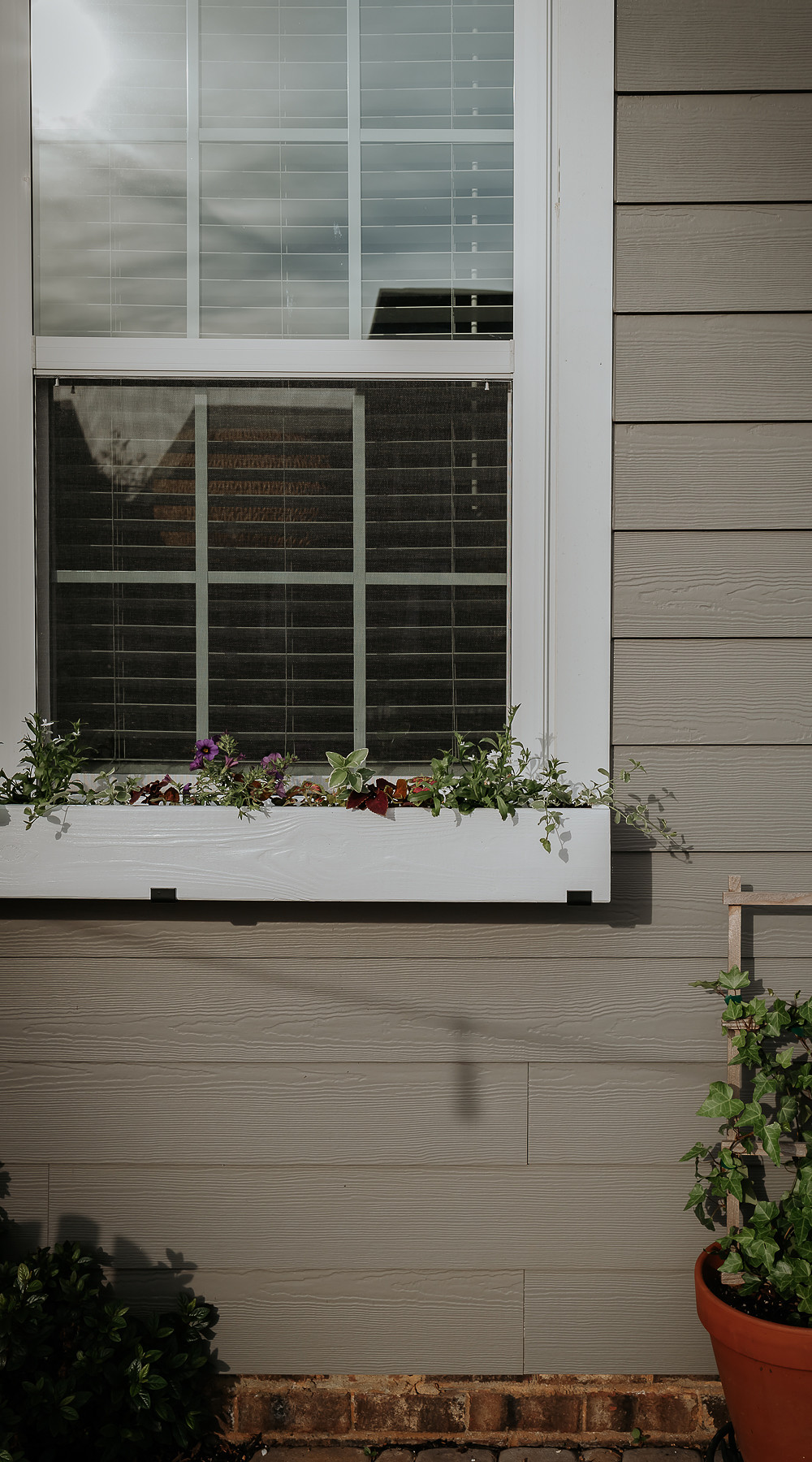 Easy DIY Window Box from Start to Finish - Decor Hint White Window Box with Flowers -How to Build a DIY Window Box from start to finish