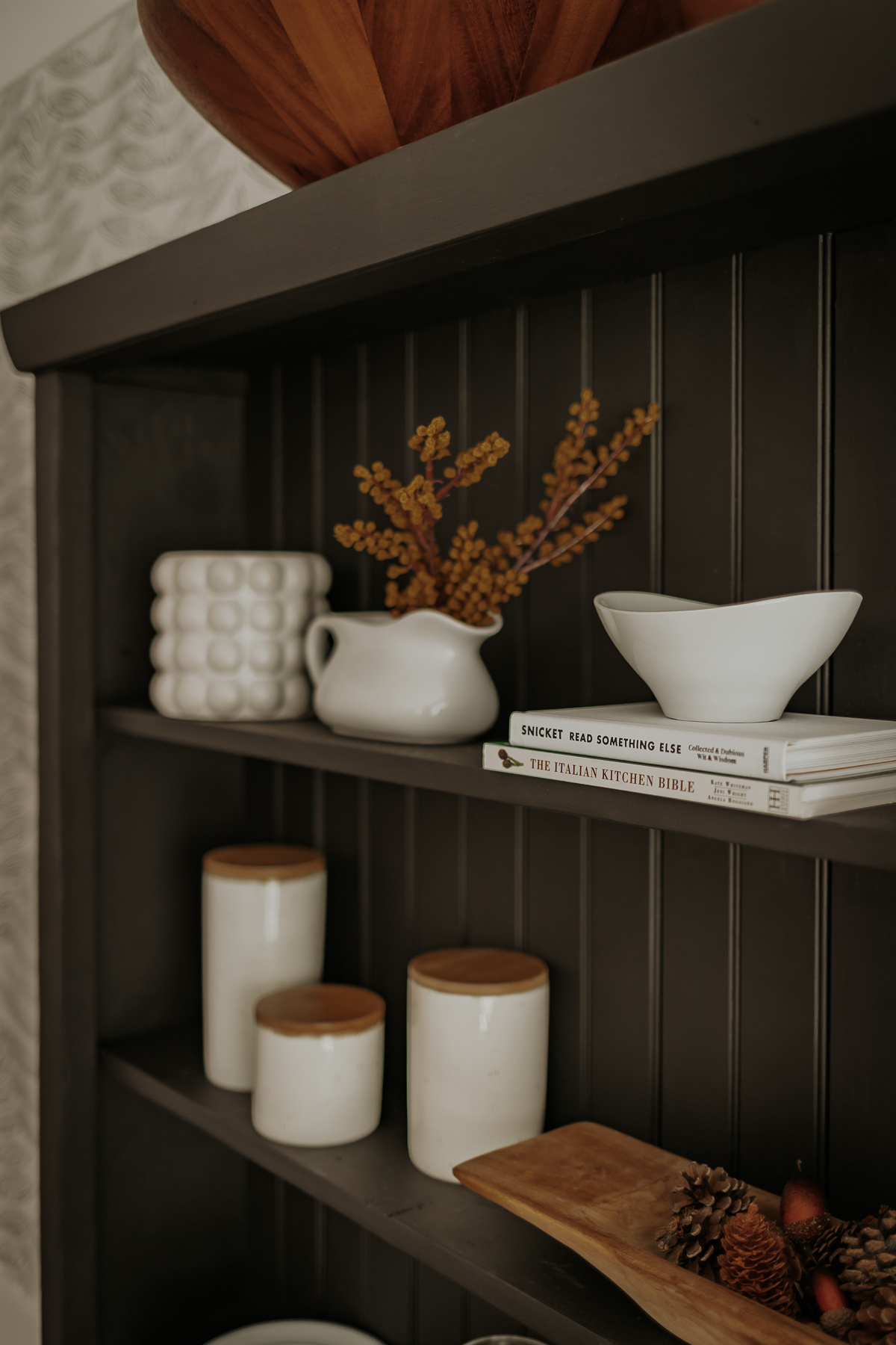 5 Tips For Styling Dining Room Hutch Decor