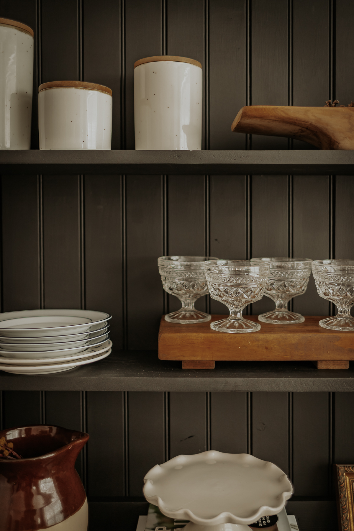 5 Tips For Styling Dining Room Hutch Decor
