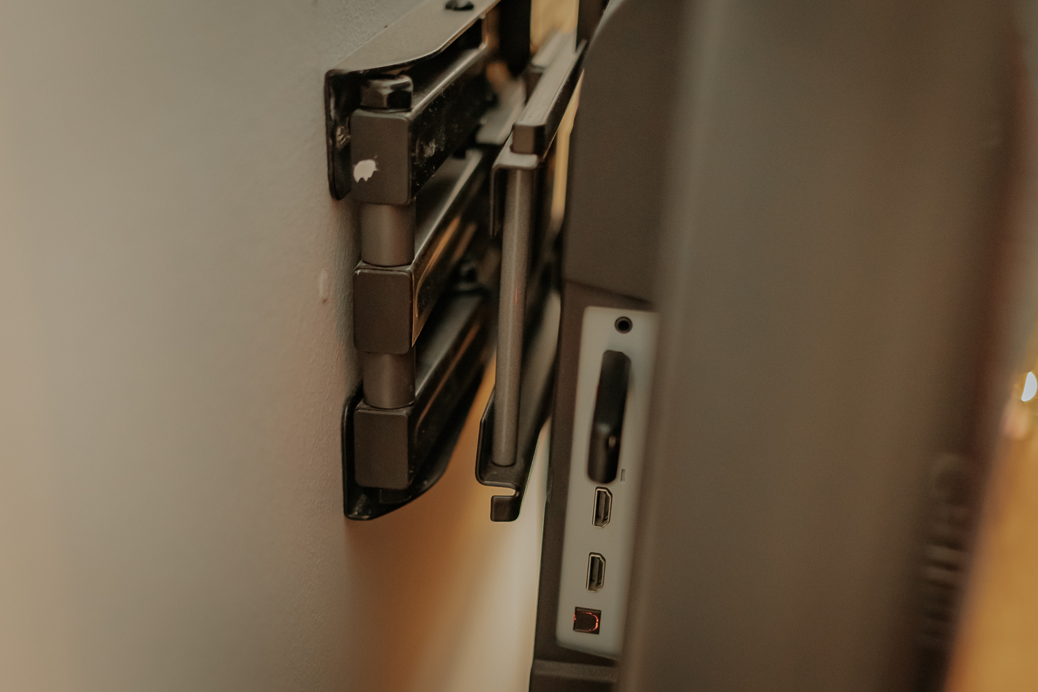 3 Creative Ways To Display Art On Your Smart TV