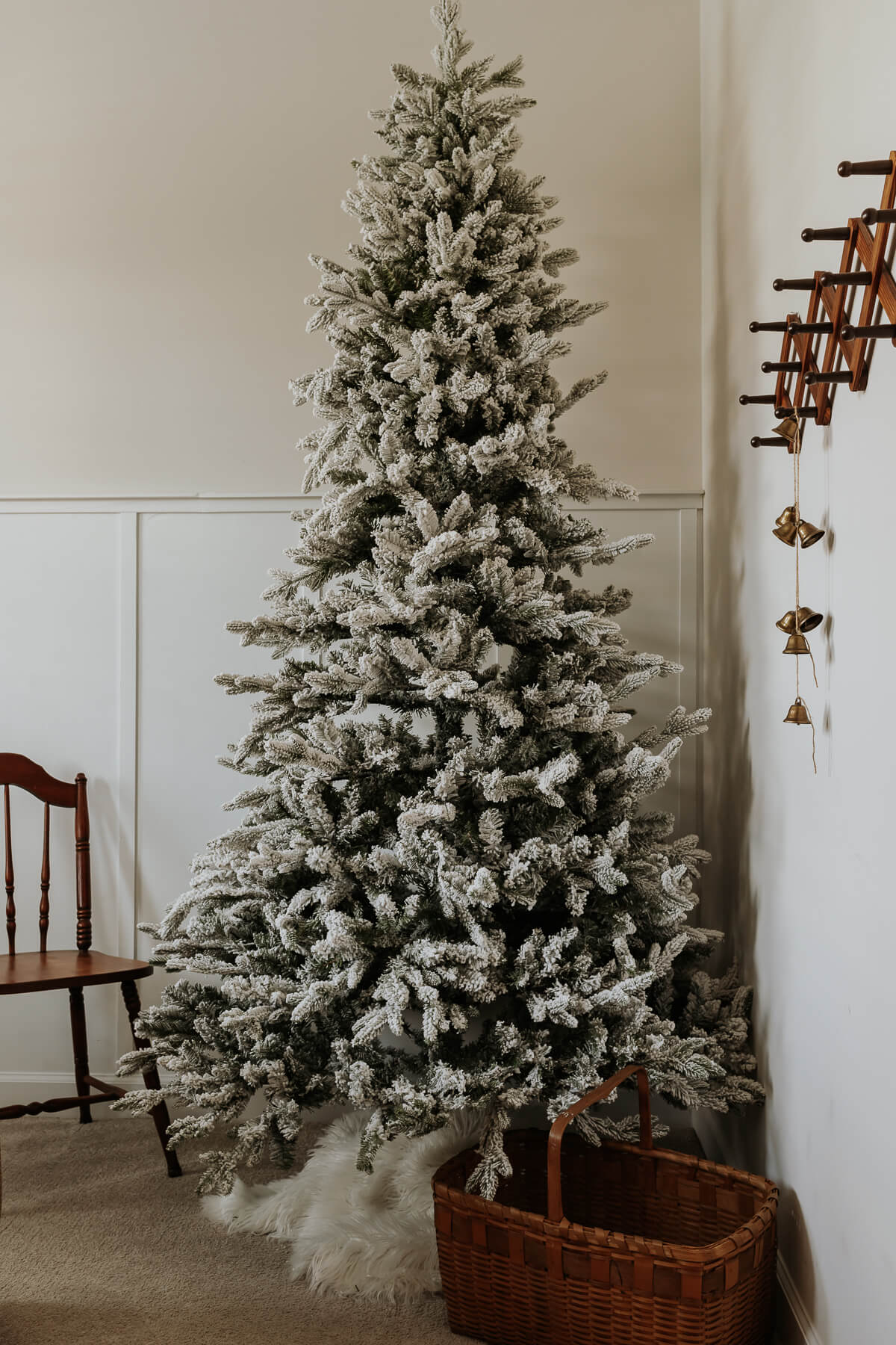 The Queen Flock Slim Christmas Tree - King of Christmas