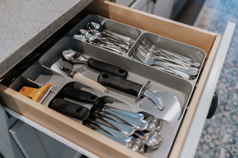 14 Amazon Organization Finds I swear by (and would buy again) - Decor Hint amazon organization finds - silverware organizer