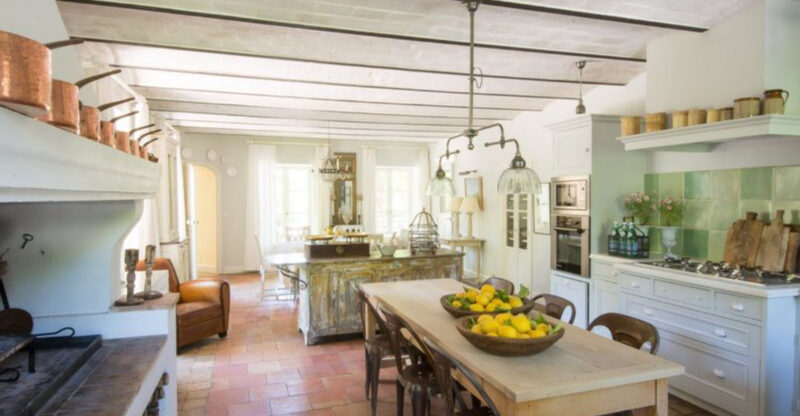 10 Midwest Antique Trends In 2025: What’s Up, What’s Down