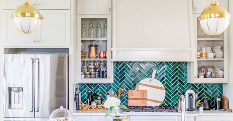 11 Outdated Backsplash Styles + 8 Ugly Choices