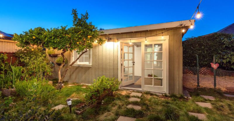 11 Types Of Homes Expected To Plummet In Value By The End Of 2025 (And 9 Types That Will Grow Even More)