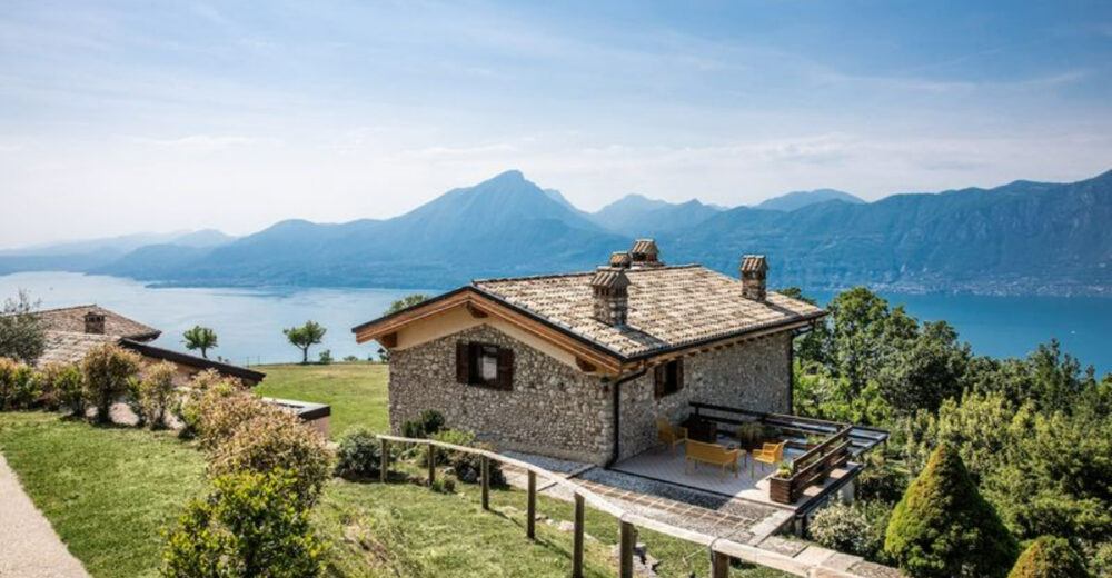 12 Beautiful Homes Sitting On The Worlds Best Lakes - Decor Hint