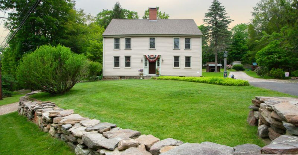 15 Photos Of A Lovely 1756 Miles Messenger House In Connecticut - Decor Hint