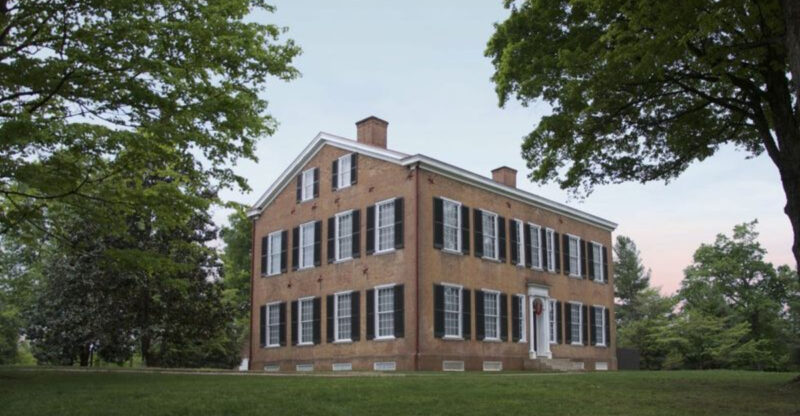 16 Bourbon-Era Mansions In Kentucky That Crumbled Through The Ages