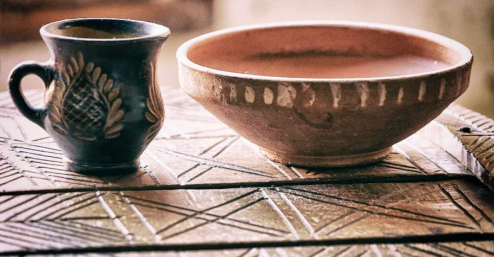 17 Things An Interior Designer Never Buys From The Thrift Store And You Shouldnt Either - Decor Hint