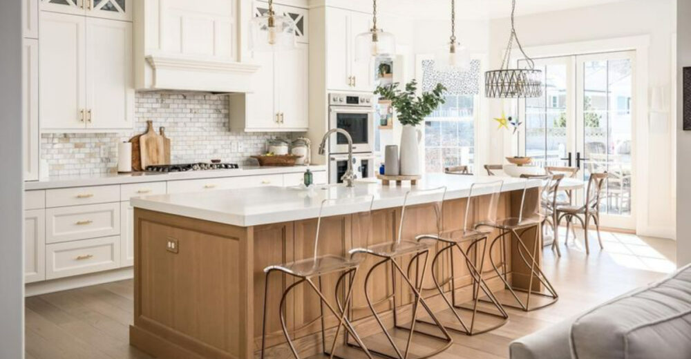 19 Diverse Examples That Say White Is The Best Color For Kitchen Cabinets - Decor Hint