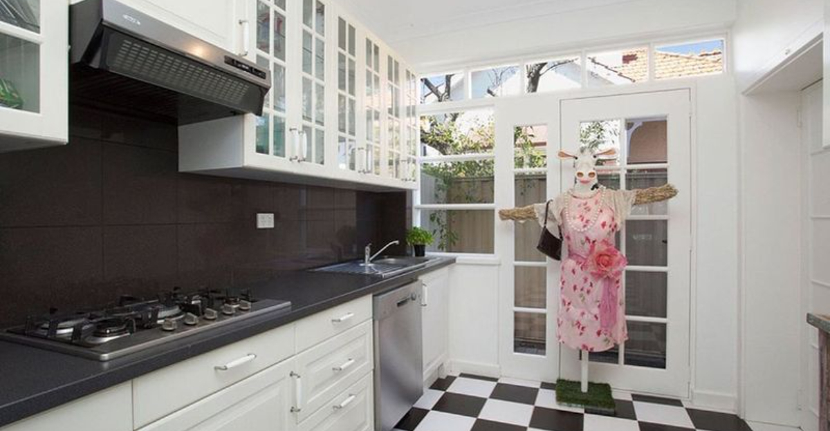 20 Things That Make Your Home Hard To Sell - Decor Hint