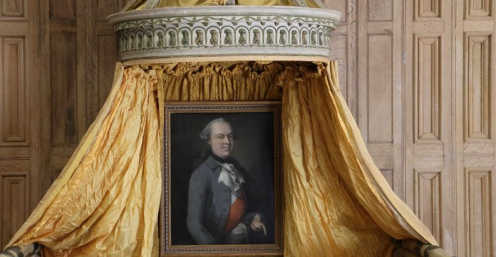 22 Bedroom Items From The Past That Are Surprisingly Valuable To Collectors - Decor Hint