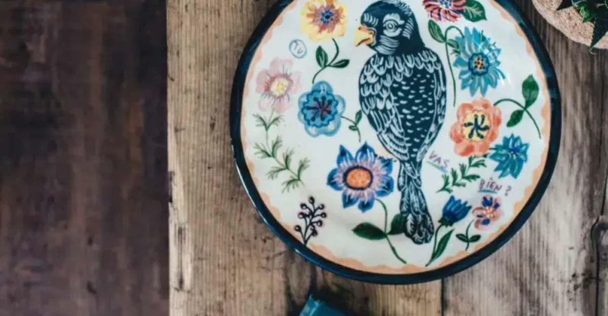 6 California Vintage Collectibles To Watch In 2025 (And 6 to Skip) - Decor Hint 6 California Vintage Collectibles To Watch In 2025 And 6 to Skip - Decor Hint