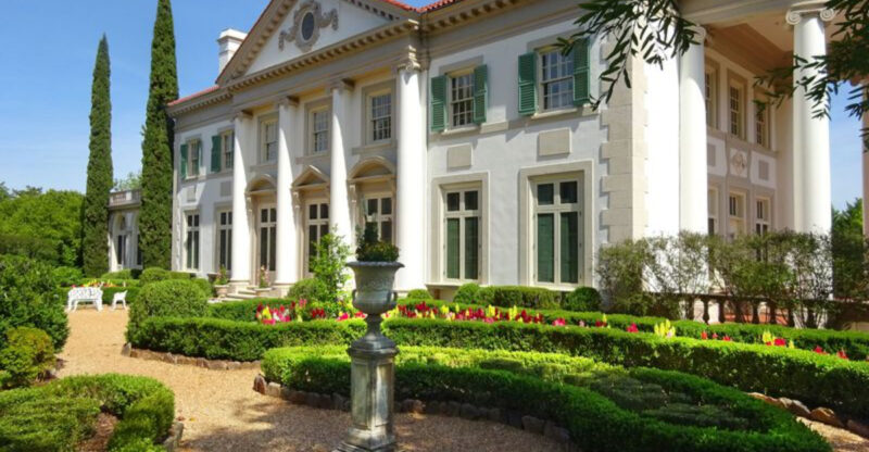 7 Classic Curb Appeal Styles From Historic Georgia Streets
