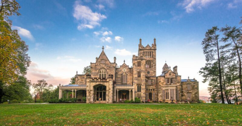 Inside 25 Luxurious Homes Of The Richest Gilded Age Families In USA