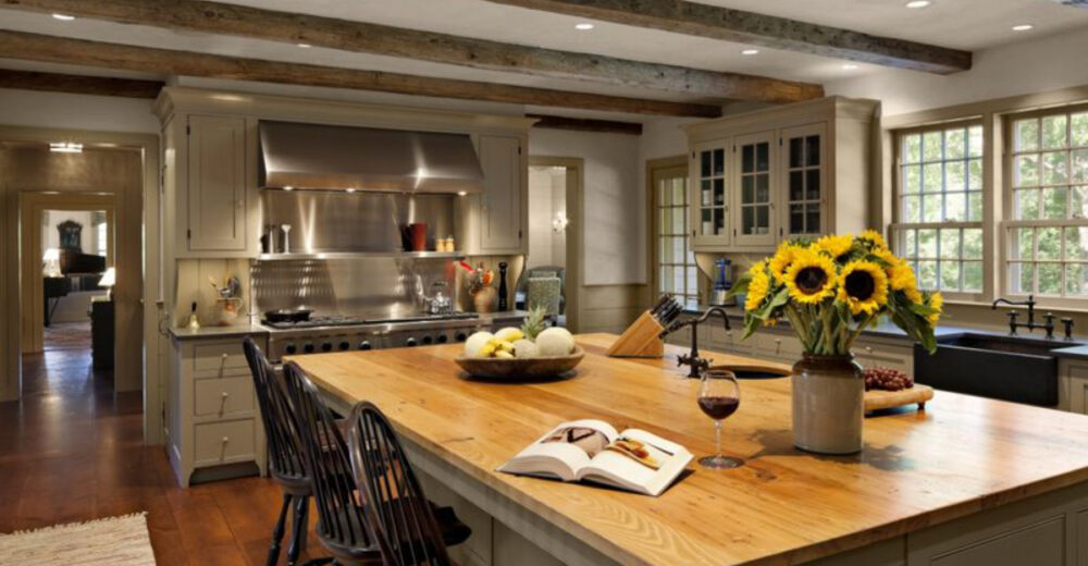 Inside The Timeless Elegance Of Connecticut Farmhouse Kitchens - Decor Hint
