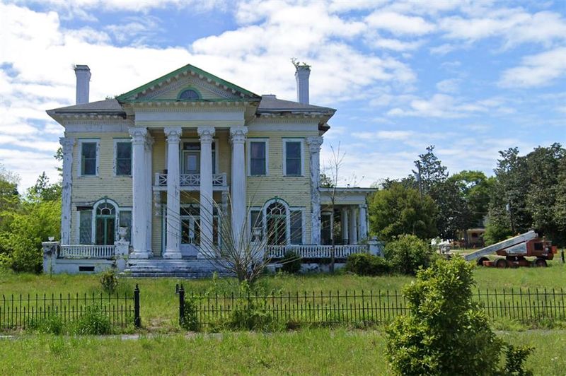 Historic 120-Year-Old Alabama Mansion Offers A Rare Look Into The Past - Decor Hint LnMkVneBqiWYUpGn - Decor Hint