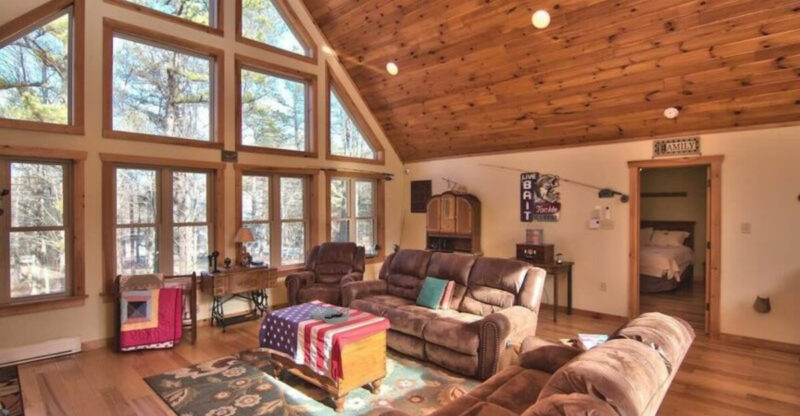 Rug Styles You'll Spot In Cozy Pennsylvania Living Rooms - Decor Hint Rug Styles You’ll Spot In Cozy Pennsylvania Living Rooms