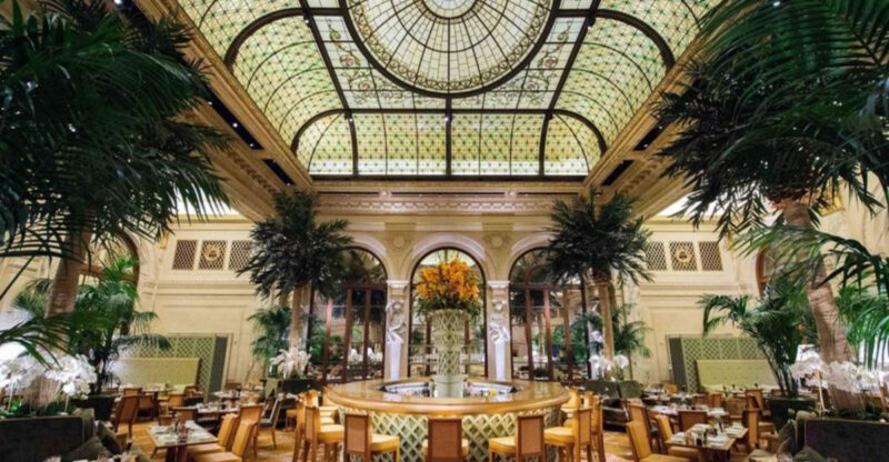 These 15 Photos Capture America’s Wealth At Its Most Extravagant