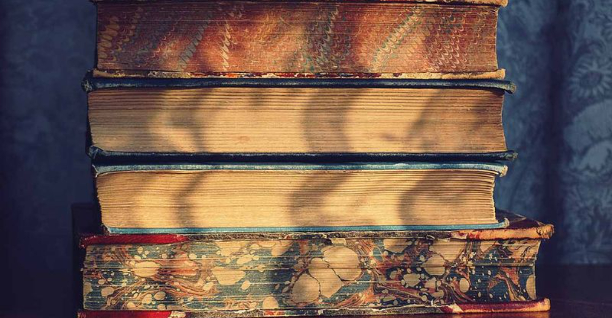 Thinking Of Selling Grandma's Antiques? Here Are 22 Things That Could Be Worth Thousands - Decor Hint Thinking Of Selling Grandmas Antiques Here Are 22 Things That Could Be Worth Thousands 1 - Decor Hint
