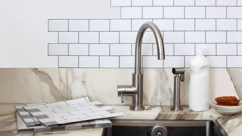 10 Dated Backsplash Trends And 10 Timeless Options They Should Be Exchanged With - Decor Hint gaLRJPt0XyyCt0Md - Decor Hint