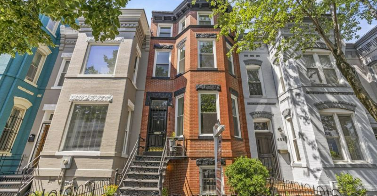 10 Classic Curb Appeal Styles From Historic Washington Streets That Might Not Age Well - Decor Hint 10 Classic Curb Appeal Styles From Historic Washington Streets That Might Not Age Well - Decor Hint