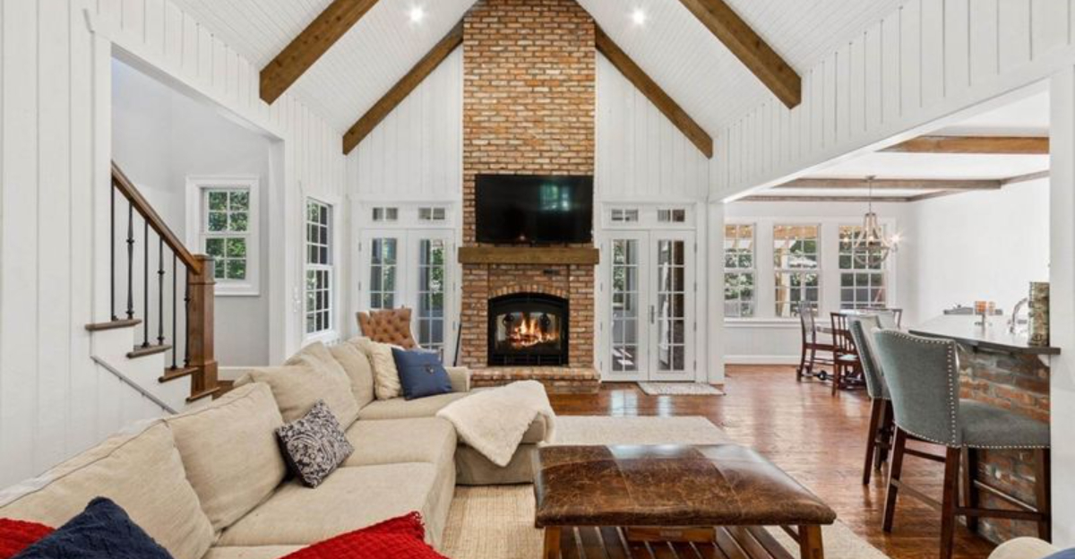 10 Old Decor Pieces Losing Value In Huntsville Homes And 3 Still Loved - Decor Hint