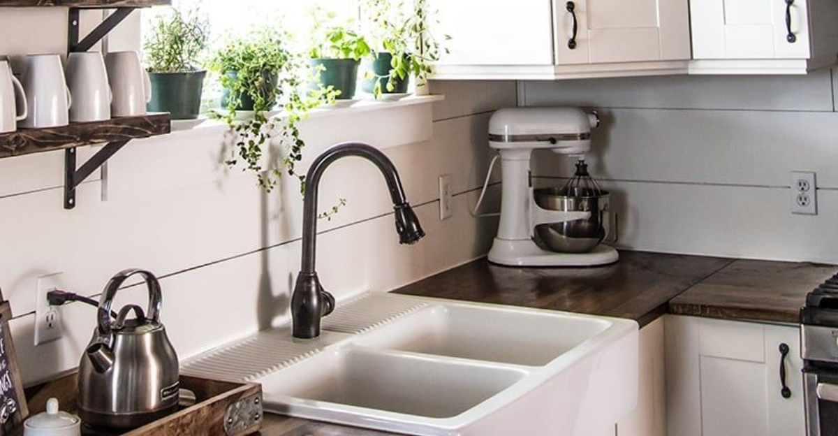 11 Simple Changes That Make A Small Kitchen Feel Spacious - Decor Hint 11 Simple Changes That Make A Small Kitchen Feel Spacious - Decor Hint