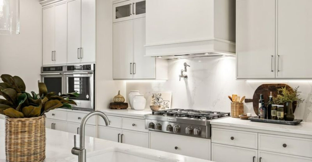 12 Kitchen Trends Fading Fast In California And 10 Classic Styles Designers Still Love - Decor Hint