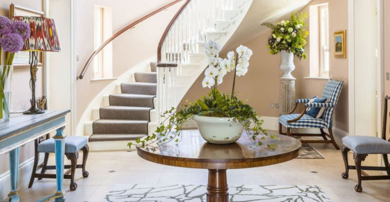 13 Entryway Turn-Offs That Leave A Bad First Impression On Buyers