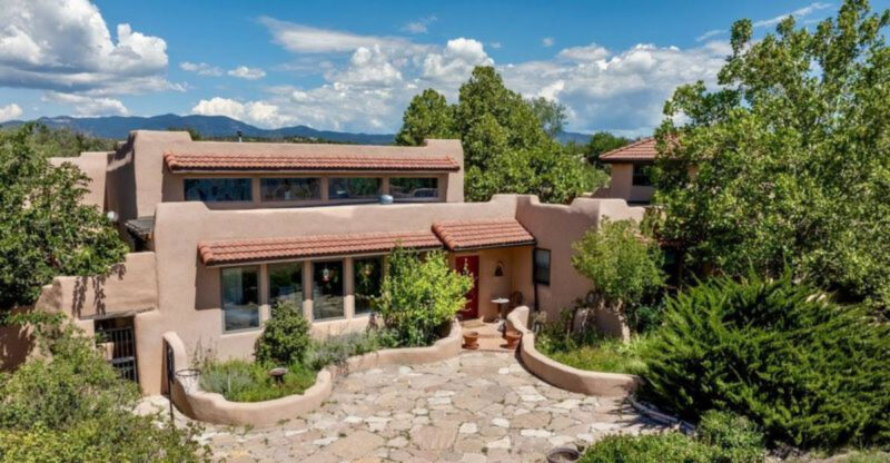 14 New Mexico Home Styles That Will Be History By 2030, Experts Reveal What's Falling Out Of Favor Fast - Decor Hint 14 New Mexico Home Styles That Will Be History By 2030, Experts Reveal What’s Falling Out Of Favor Fast