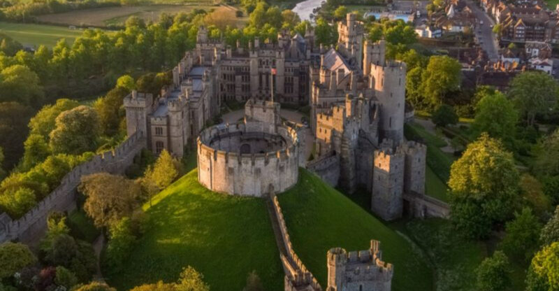 20 English Aristocrat Homes That Are Fit For A Fairytale