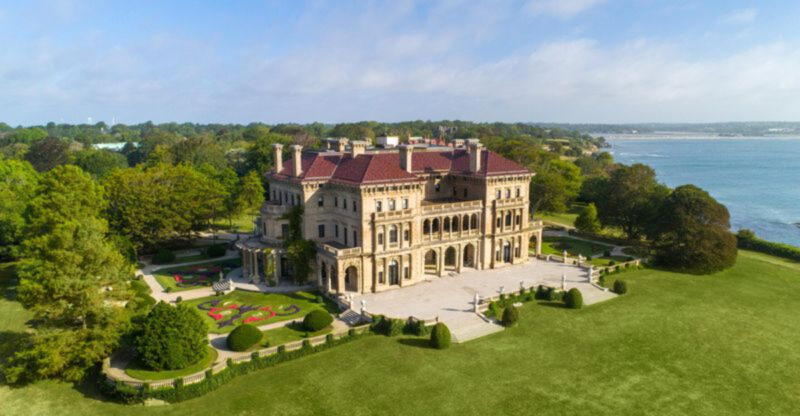 21 Historic Mansions In New York State Stretch Out On Exclusive Properties