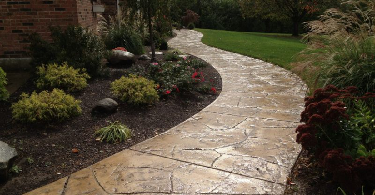21 Innovative Walkway Designs That Will Spice Up Your Backyard - Decor Hint 21 Innovative Walkway Designs That Will Spice Up Your Backyard - Decor Hint