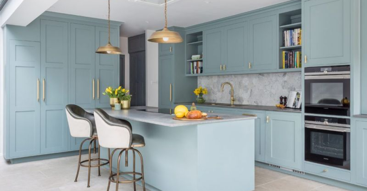 3 Kitchen Colors Designers Say You Should Try In Irwin Homes + 5 More Picks That Always Work - Decor Hint 3 Kitchen Colors Designers Say You Should Try In Irwin Homes 5 More Picks That Always Work - Decor Hint