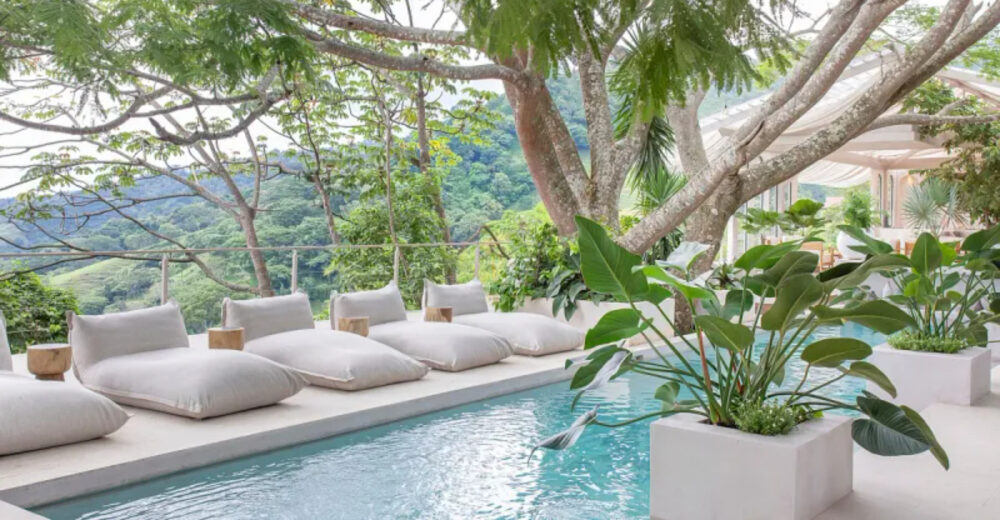 37 Stylish Poolside Designs That Make Everyday Feel Like Vacation - Decor Hint