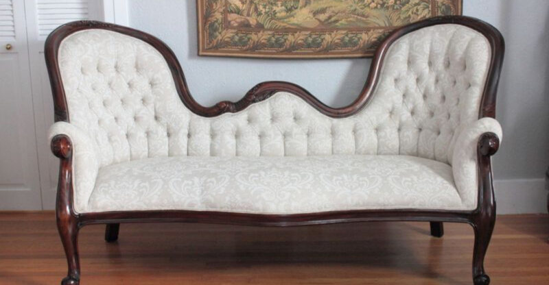 6 Antique Living Room Pieces In Simi Valley That Lost Value And 6 That Never Held Any