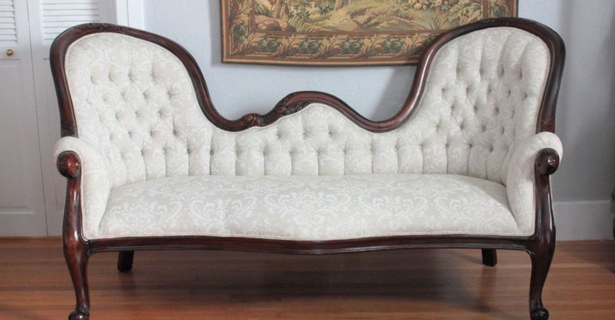 6 Antique Living Room Pieces In Simi Valley That Lost Value And 6 That Never Held Any - Decor Hint